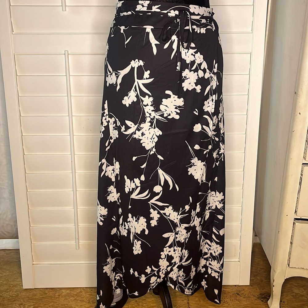 Yonala Boho Floral Tie Up Waist Wrap Maxi Skirt Black With Flowers Size Small